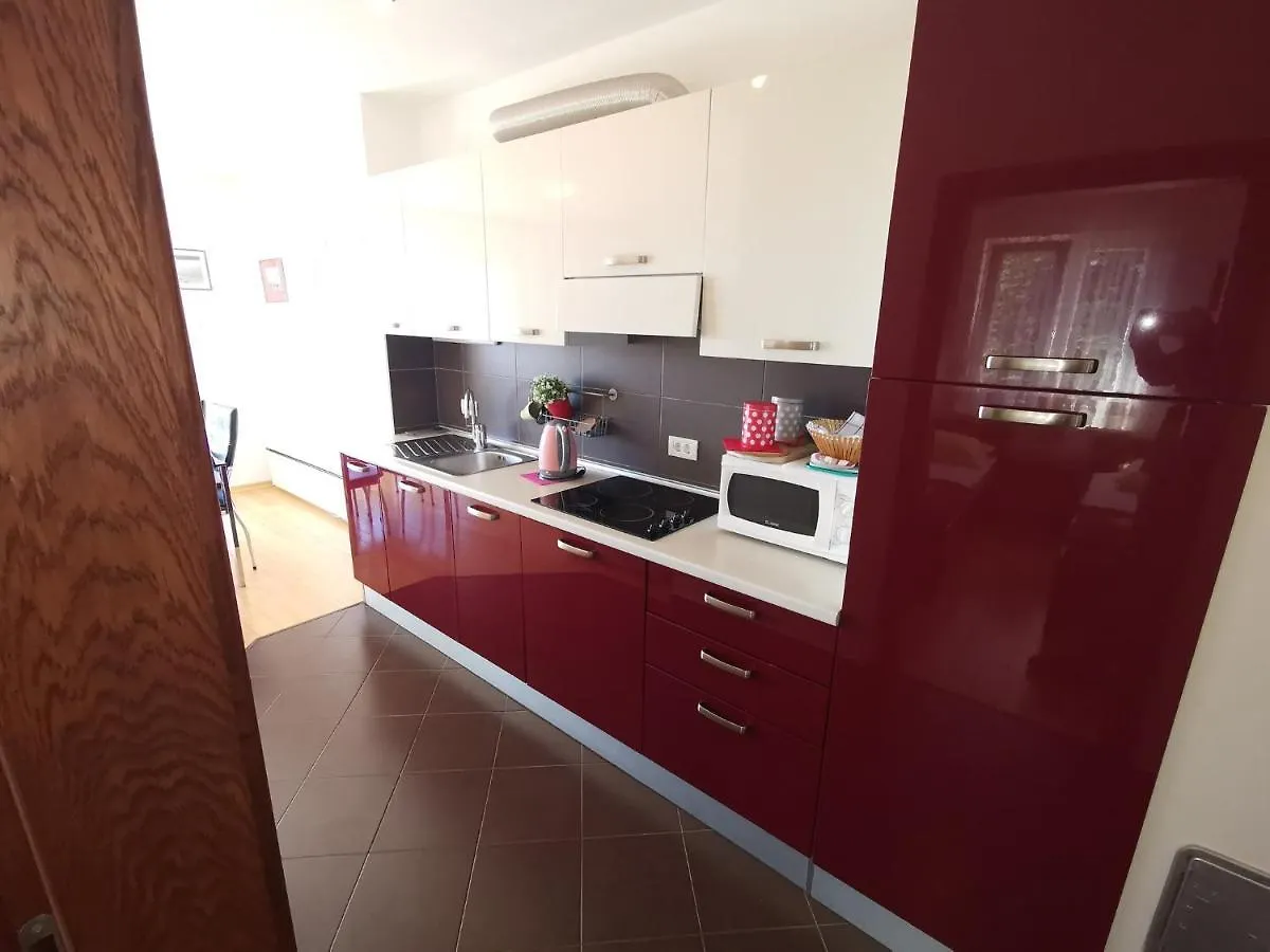 Apartments In Selce 13938