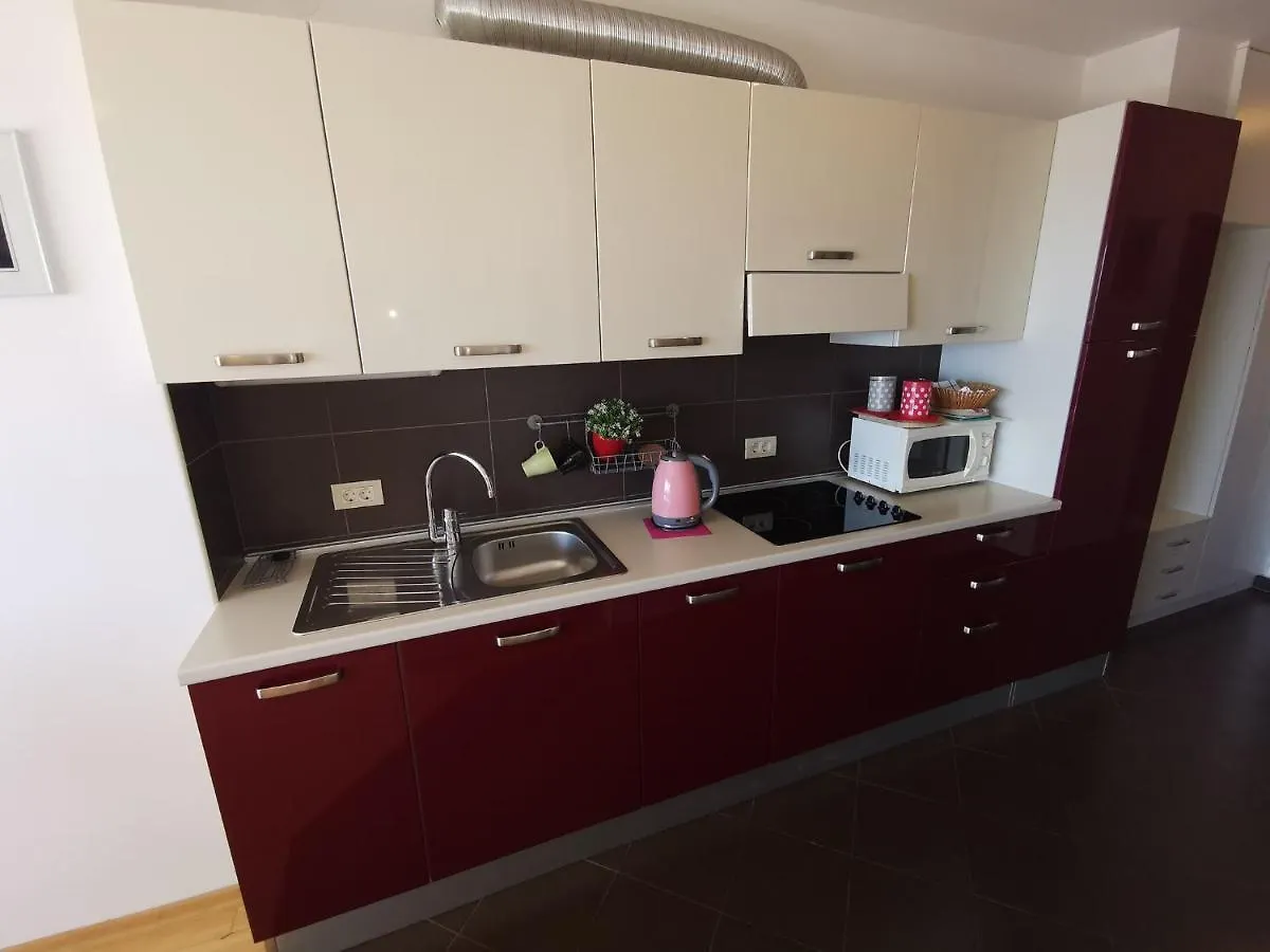 Apartments In Selce 13938