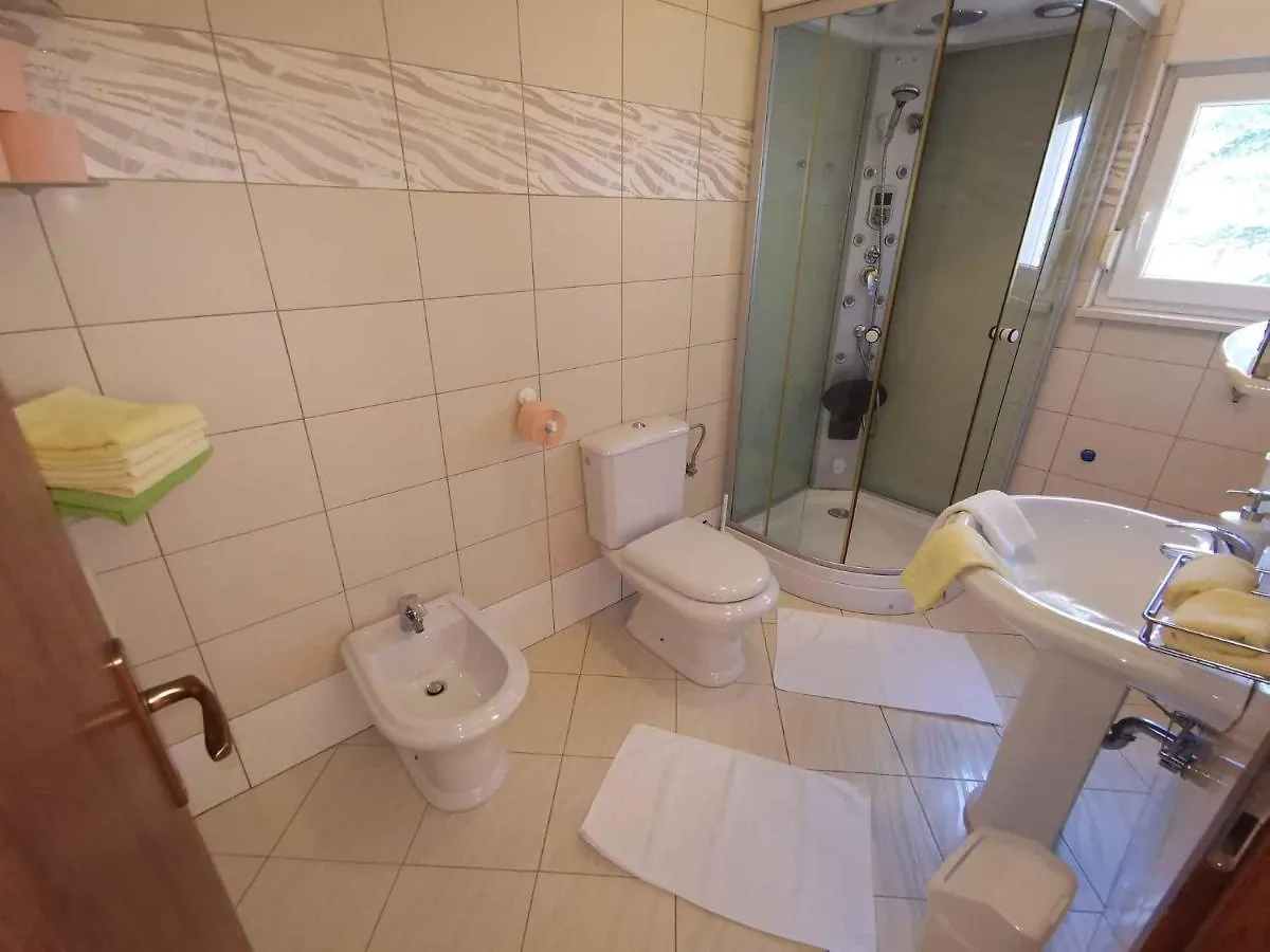 Apartments In Selce 13938
