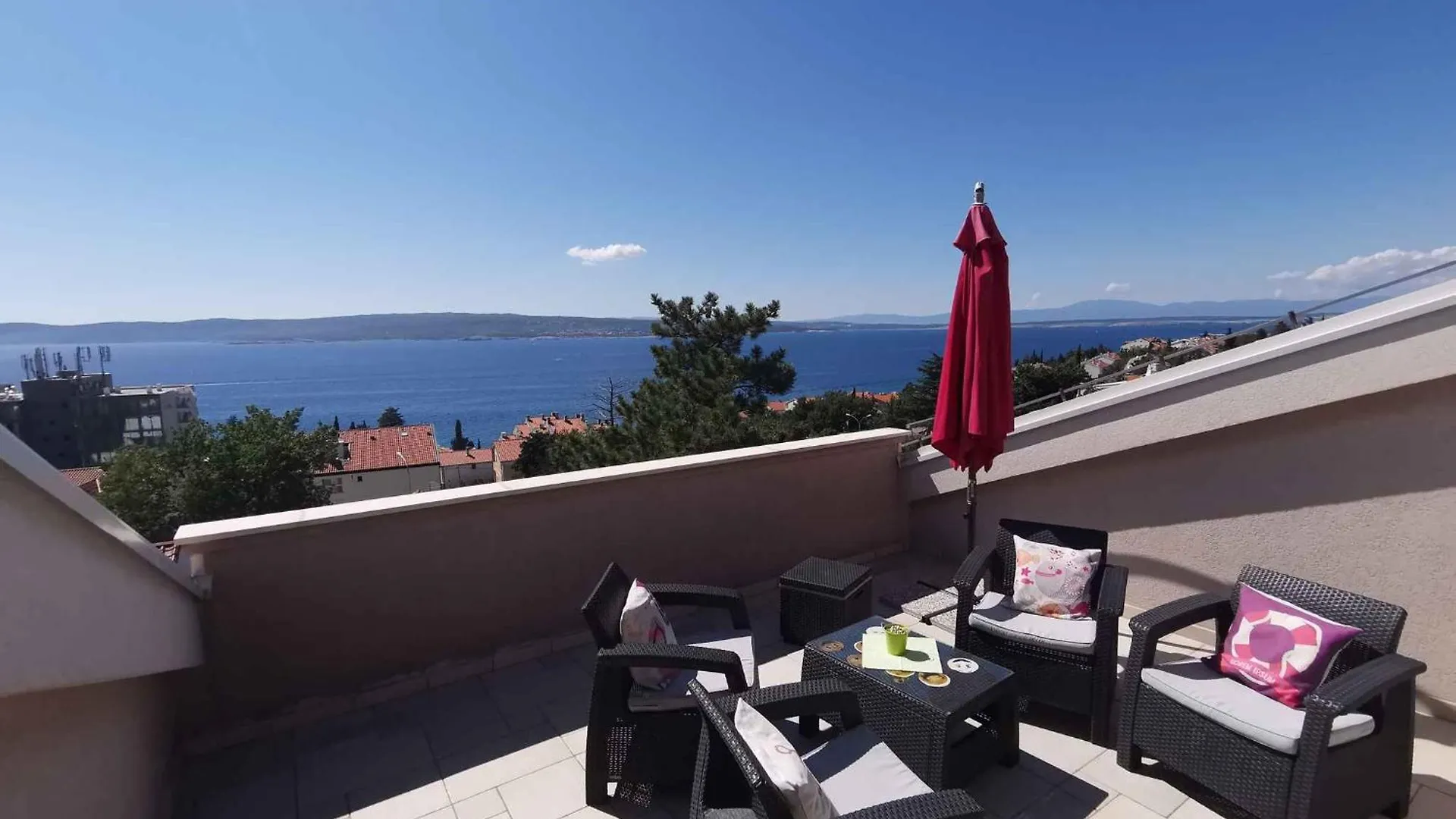 Apartments In Selce 13938