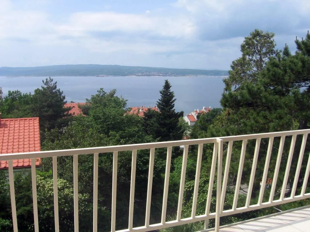 Apartments In Selce 13938