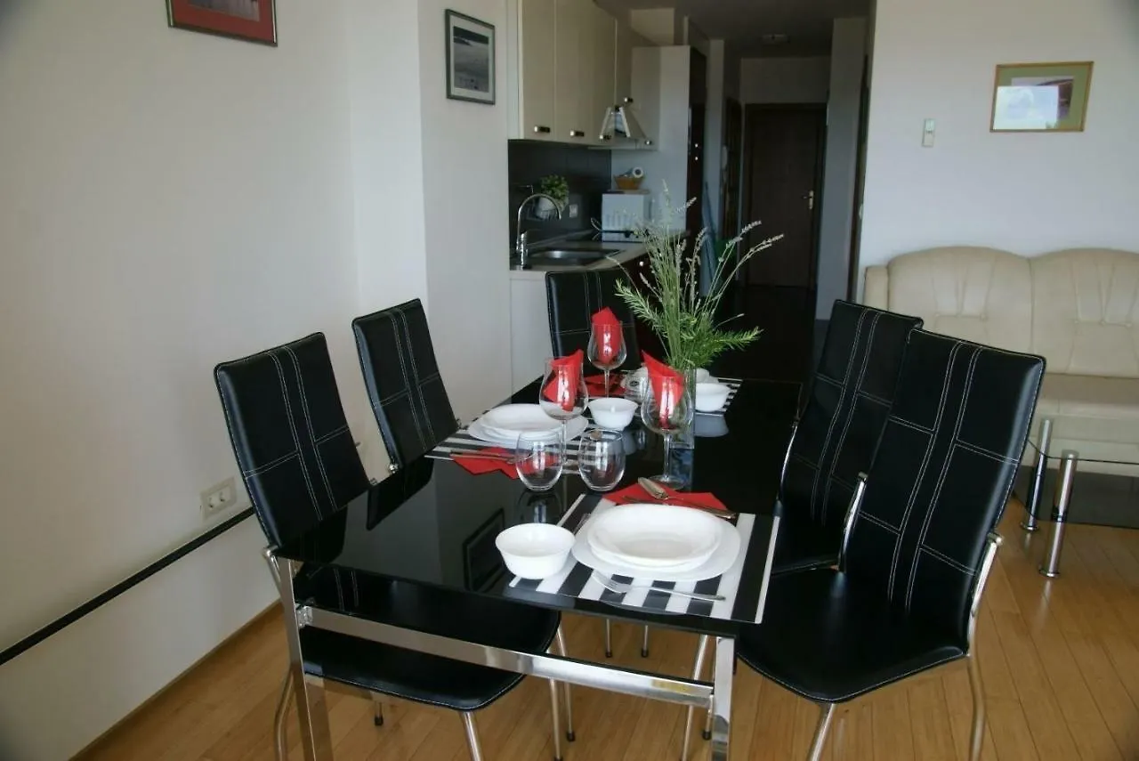 Apartments In Selce 13938